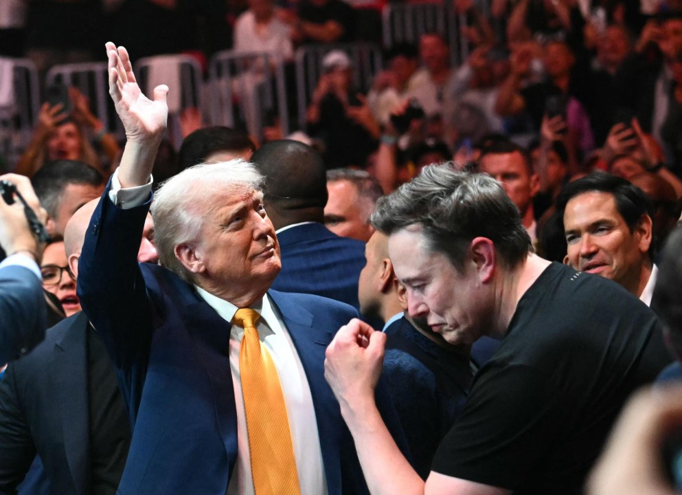 Trump'ın Tesla kararı: Güvenlik protokolleri başkanı durdurdu